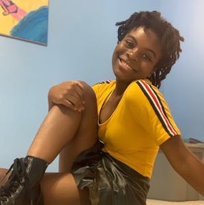 Meet your Posher, Nakia